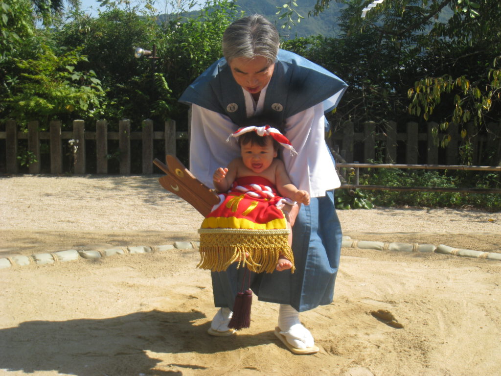 Baby’s First Steps on the Ground (Sannougu Hiyoshi-jinja Shrine)