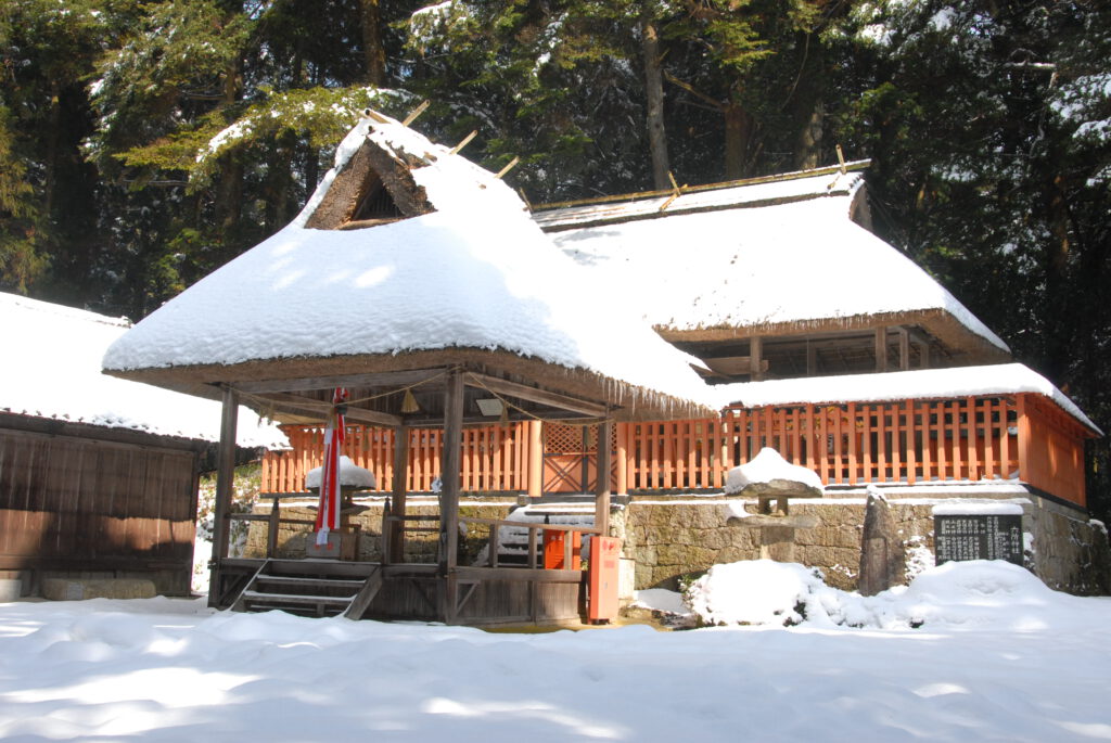 Rokusho-jinja Shrine Snow Scenery
