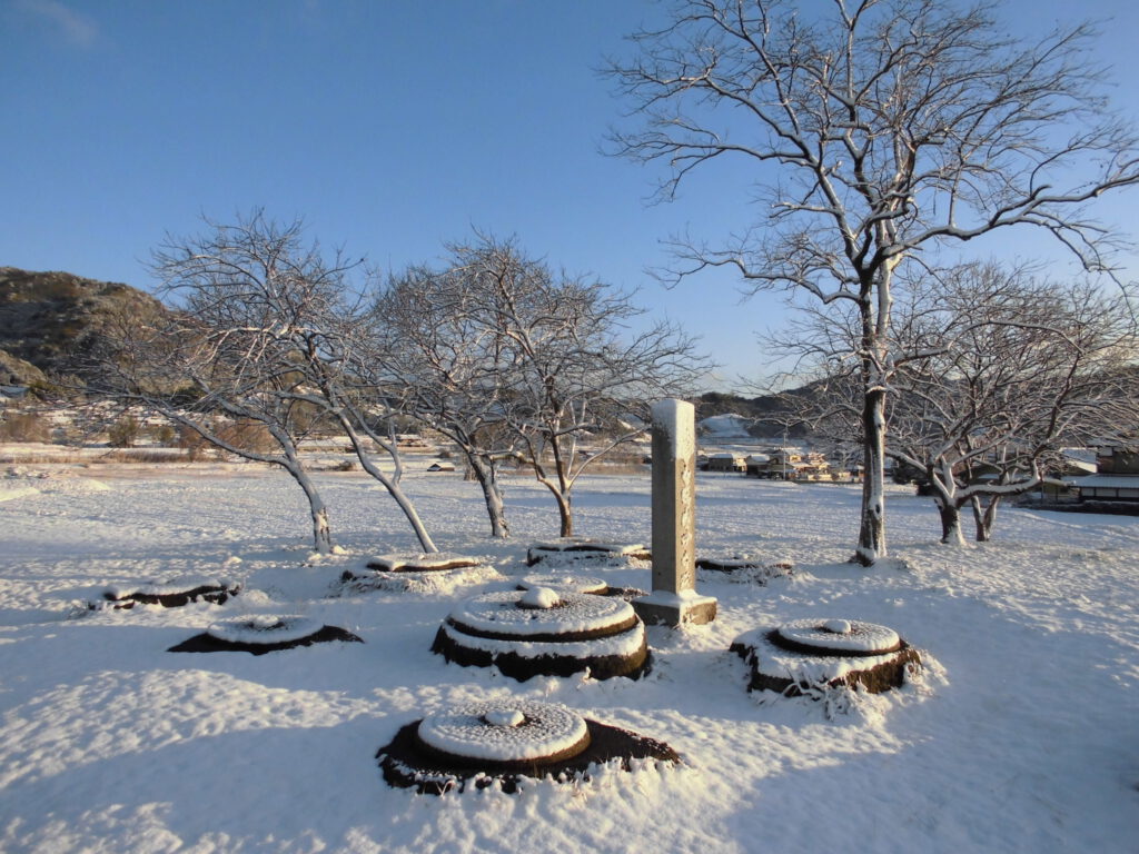 初雪の山城国分寺跡