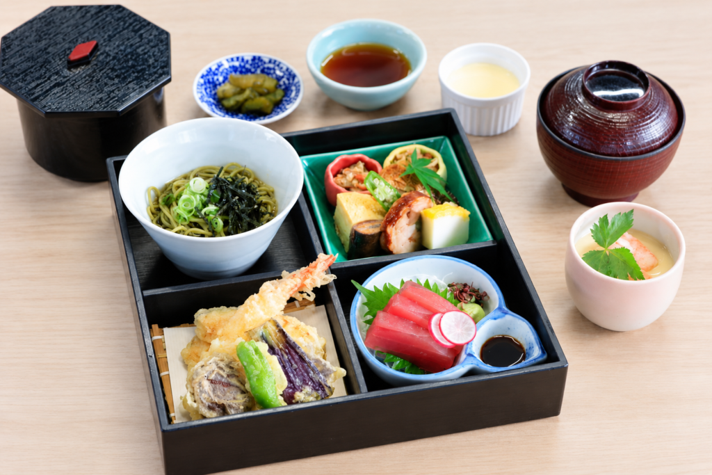 美山：レストラン河鹿荘_由良川弁当(団体向け)